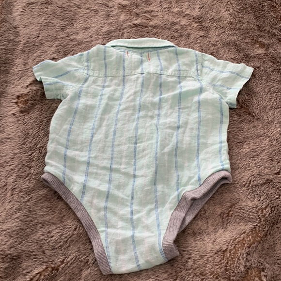 Me + Henry cotton Gauze self stripe shirt sleeve woven onesie - Picture 6 of 8